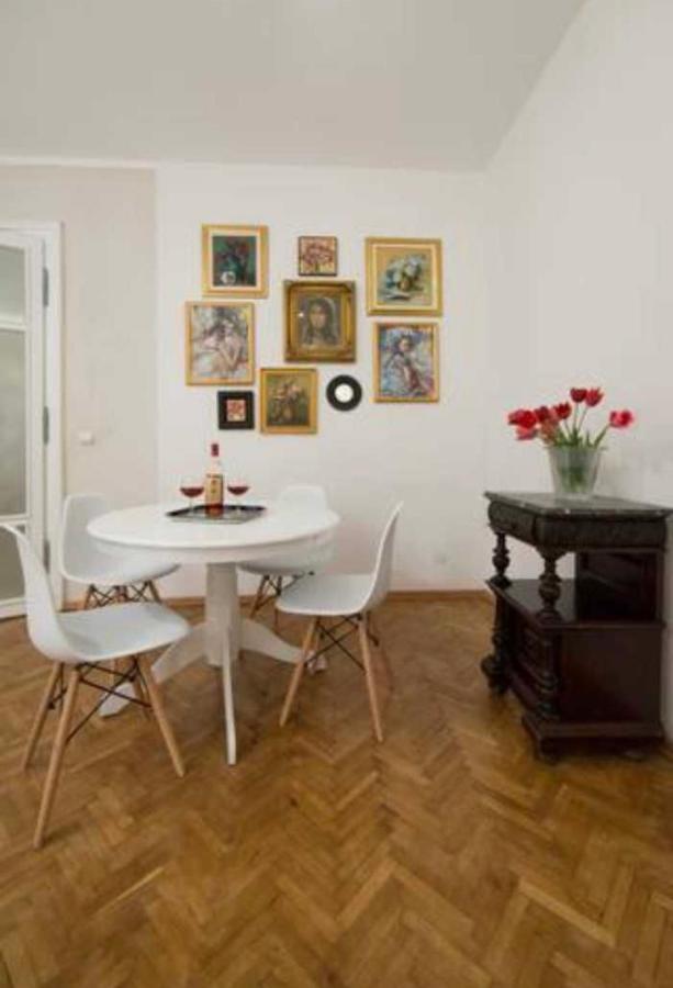 Charming Apartament City Center Timisoara Esterno foto