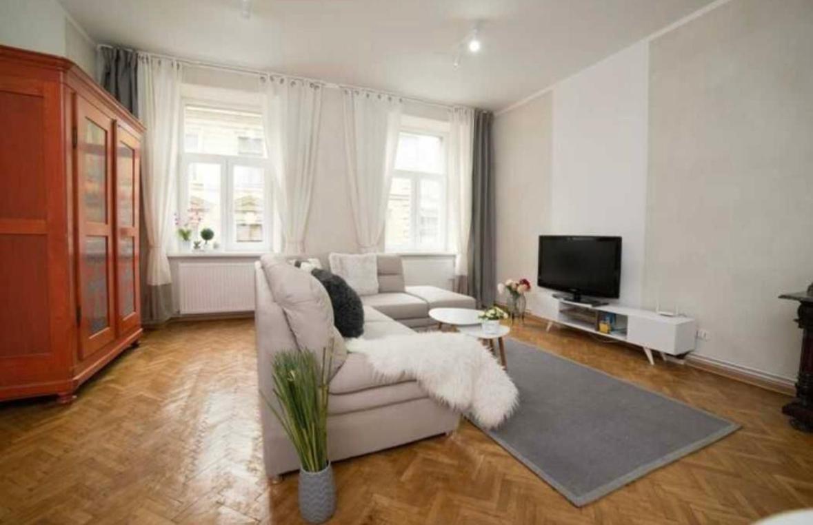 Charming Apartament City Center Timisoara Esterno foto