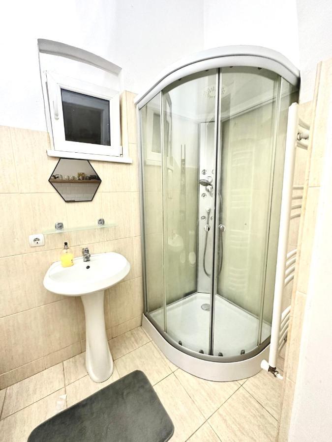Charming Apartament City Center Timisoara Esterno foto