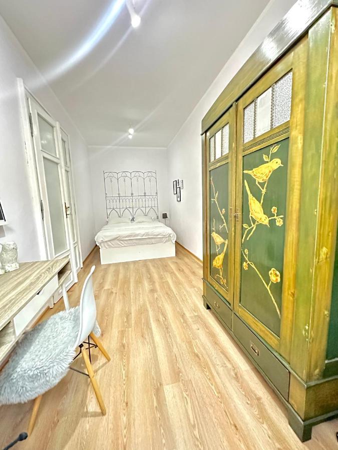 Charming Apartament City Center Timisoara Esterno foto